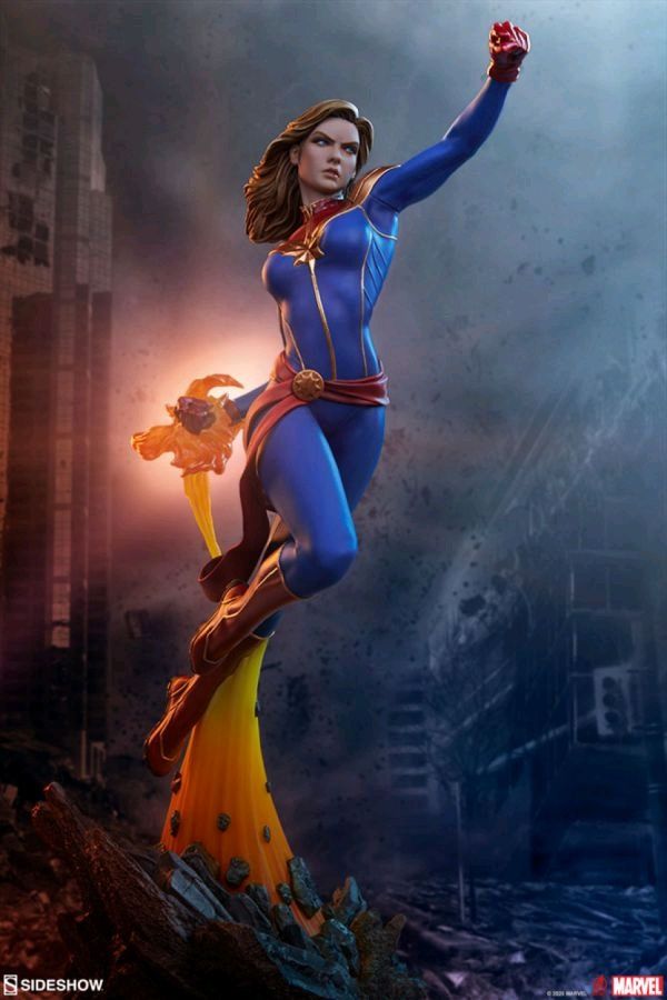Captain Marvel - Captain Marvel Statue