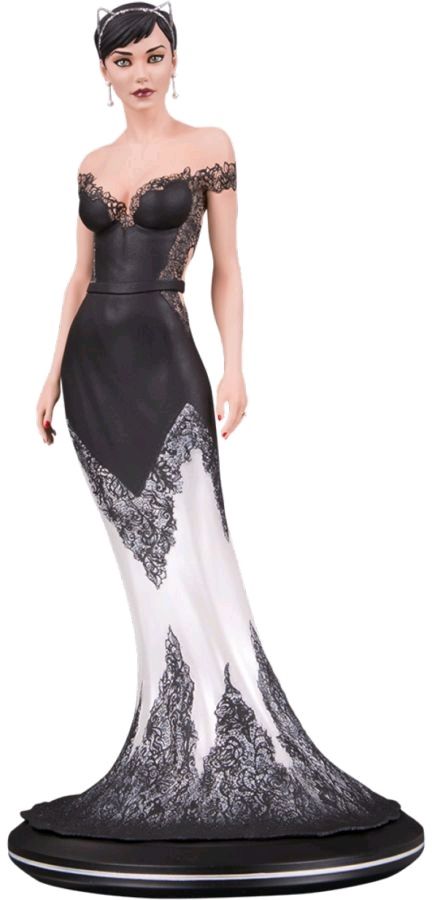Batman - Catwoman Wedding Dress by Joelle Jones Cover Girls Statue