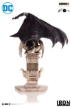 Batman - Batman 1:10 Statue by Eddy Barrows