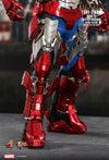 Iron Man 2 - Tony Stark Mark V Suit Up Deluxe 1:6 Scale 12