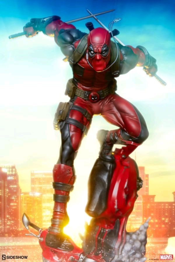 Deadpool - Deadpool Premium Format Statue