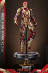 Iron Man 3 - Iron Man Mk 42 (2.0) Deluxe 1/6 Scale Collectable Action Figure
