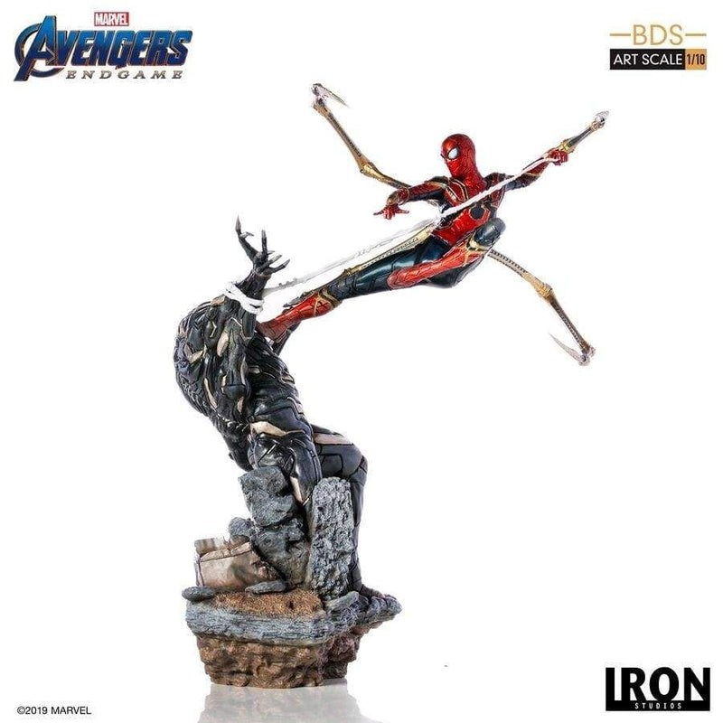 Image Avengers 4: Endgame - Iron Spider vs Outrider 1:10 Scale Statue