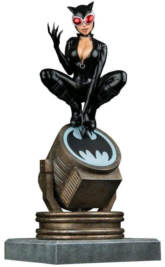 Image Batman - Catwoman on Light-Up Bat-Signal Limited Edition Statue