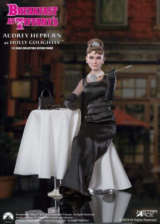 Image Breakfast at Tiffany's - Holly Deluxe 12