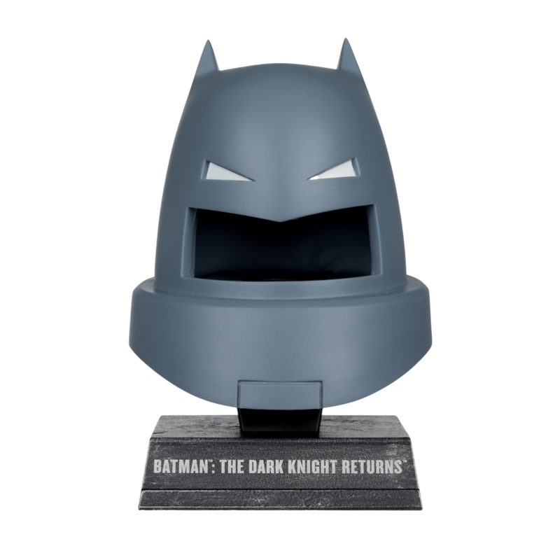 DC Comics - Armoured Batman (Dark Knight Returns) 1/3 Scale Cowl Replica