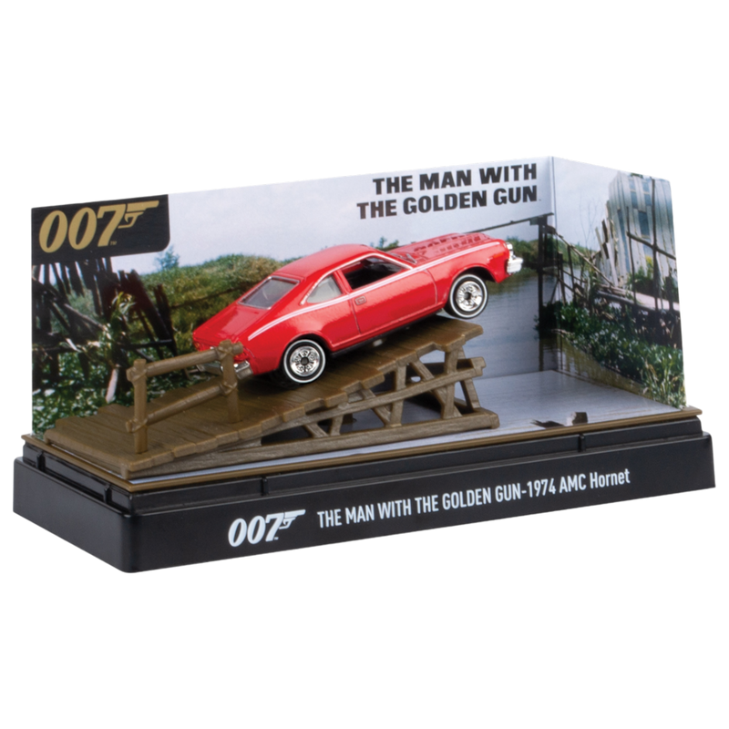 James Bond Collection - 3 Inch <br /> Diorama The Man With The Golden Gun (1974 Amc Hornet)