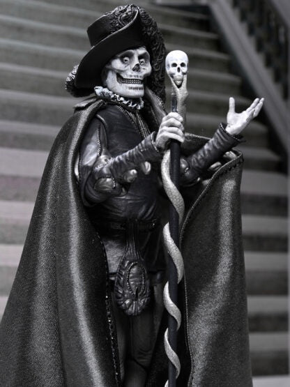 NECA: Phantom Of The Opera (1925) Ultimate Phantom “Masque Of The Red Death” – 7″ Scale Figure