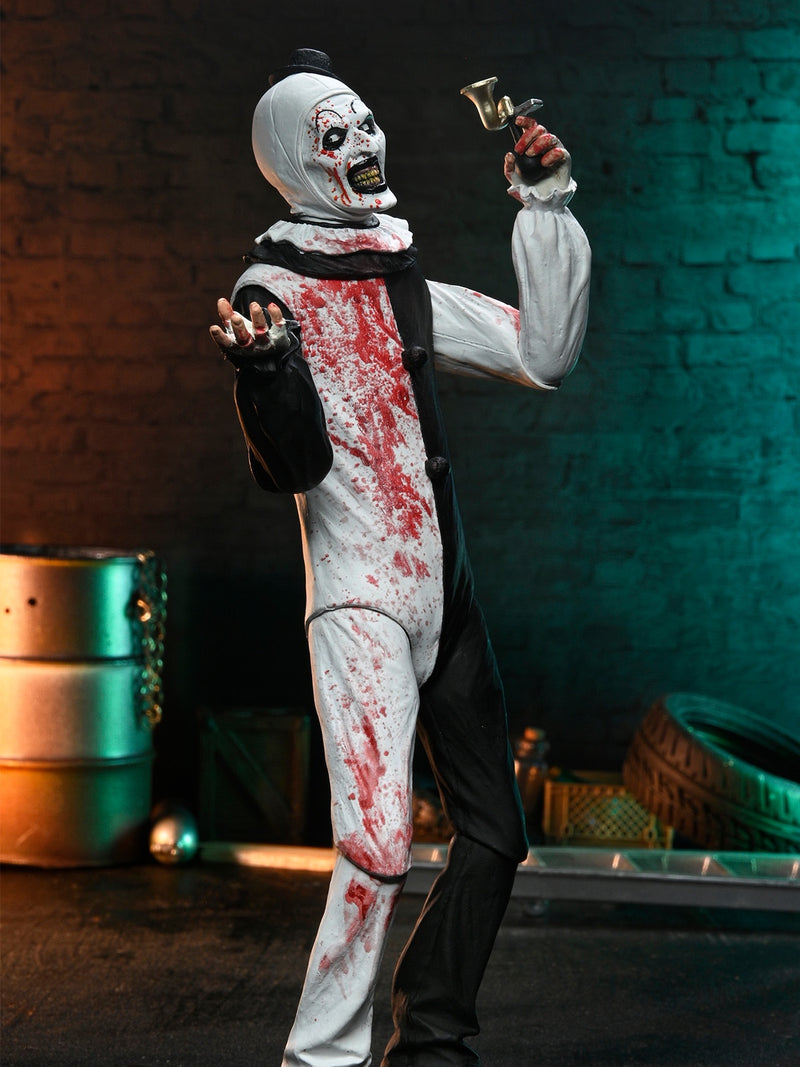 NECA: Terrifier – Ultimate Art The Clown (Blood Splattered) – 7″ Scale Action Figure