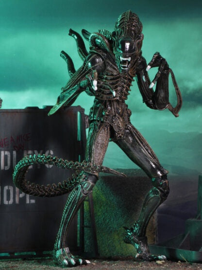 NECA: Aliens Ultimate Aliens Warrior (1986) Brown – 7″ Scale Action Figure