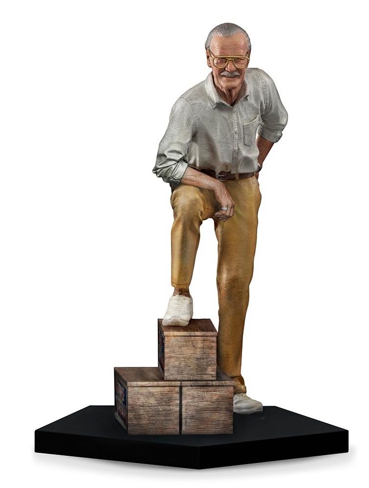 Stan Lee - 1:10 Scale Statue