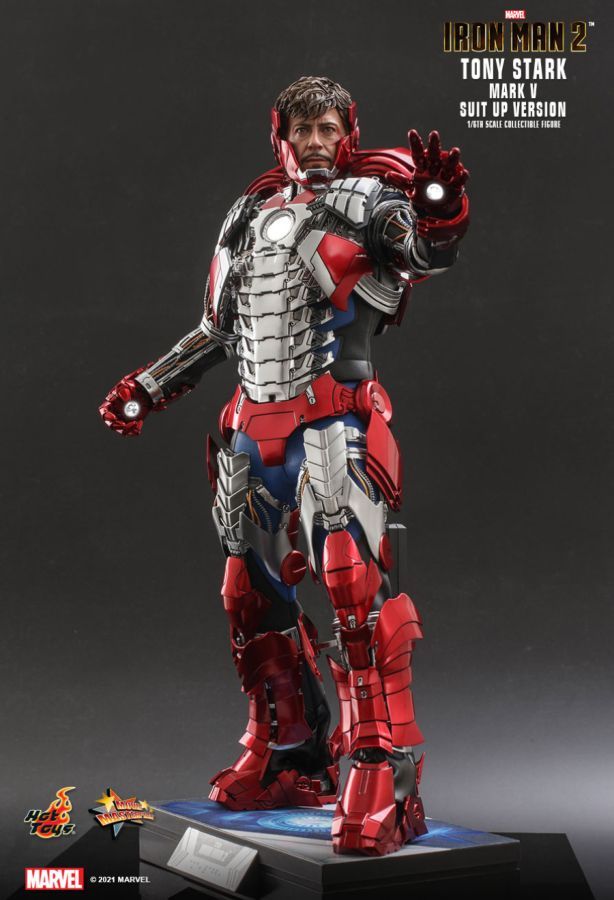 Iron Man 2 - Tony Stark Mark V Suit Up 1:6 Scale 12
