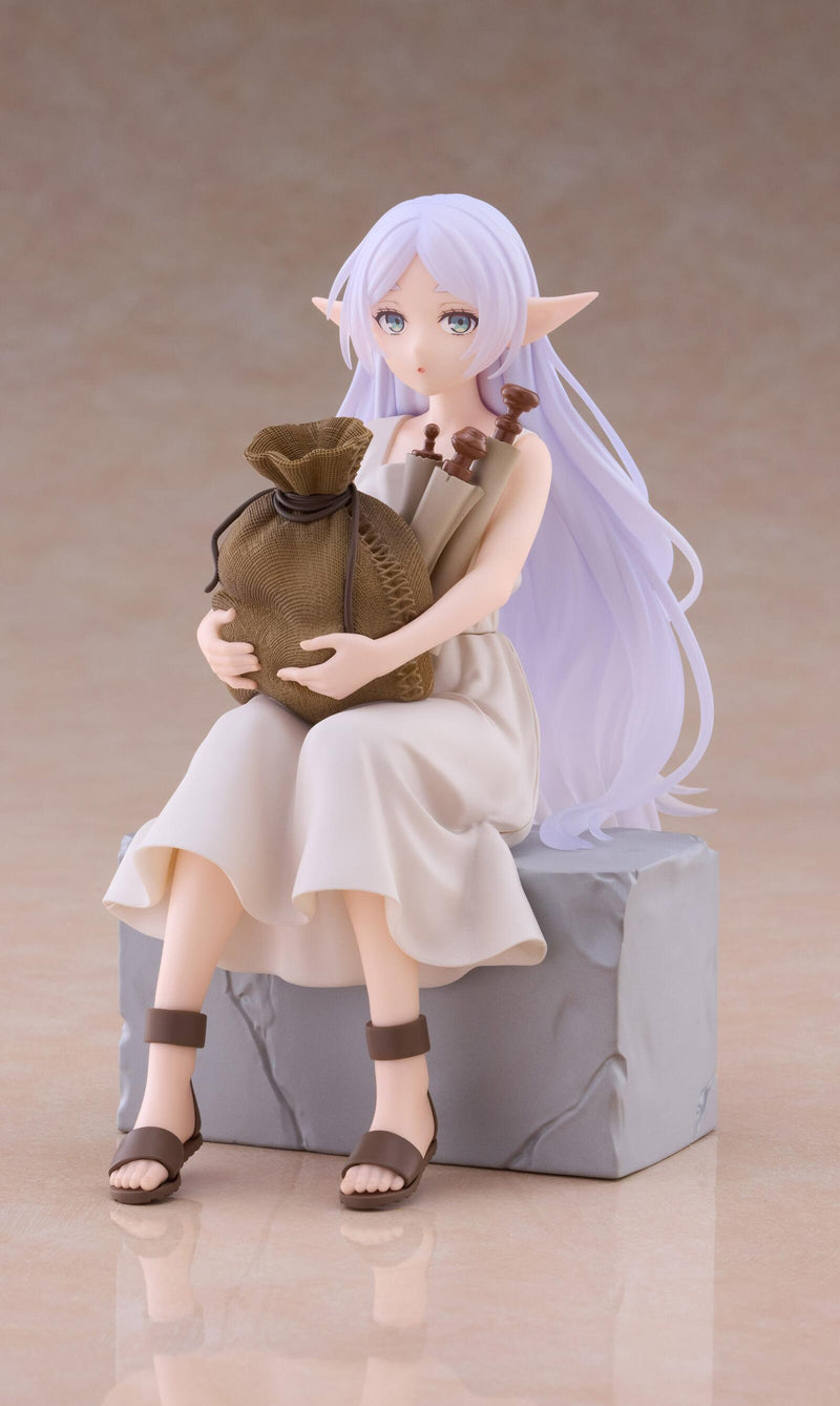 Frieren: Beyond Journey's End - Desktop Cute Frieren Figure (In Training Version)